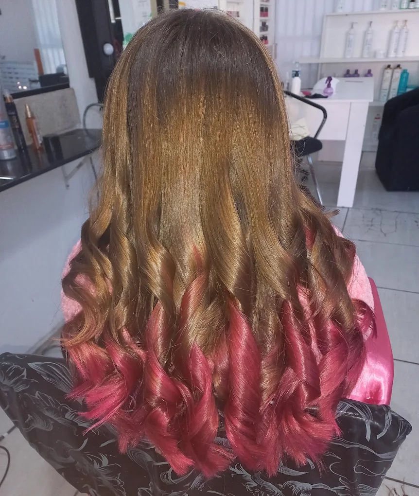 Trabalho de cabelo em tons claros
